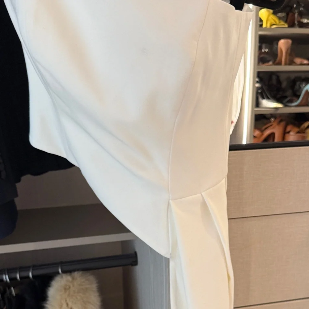 NADINE MERABI White Asymmetric Crop Top - Picture 5 of 9